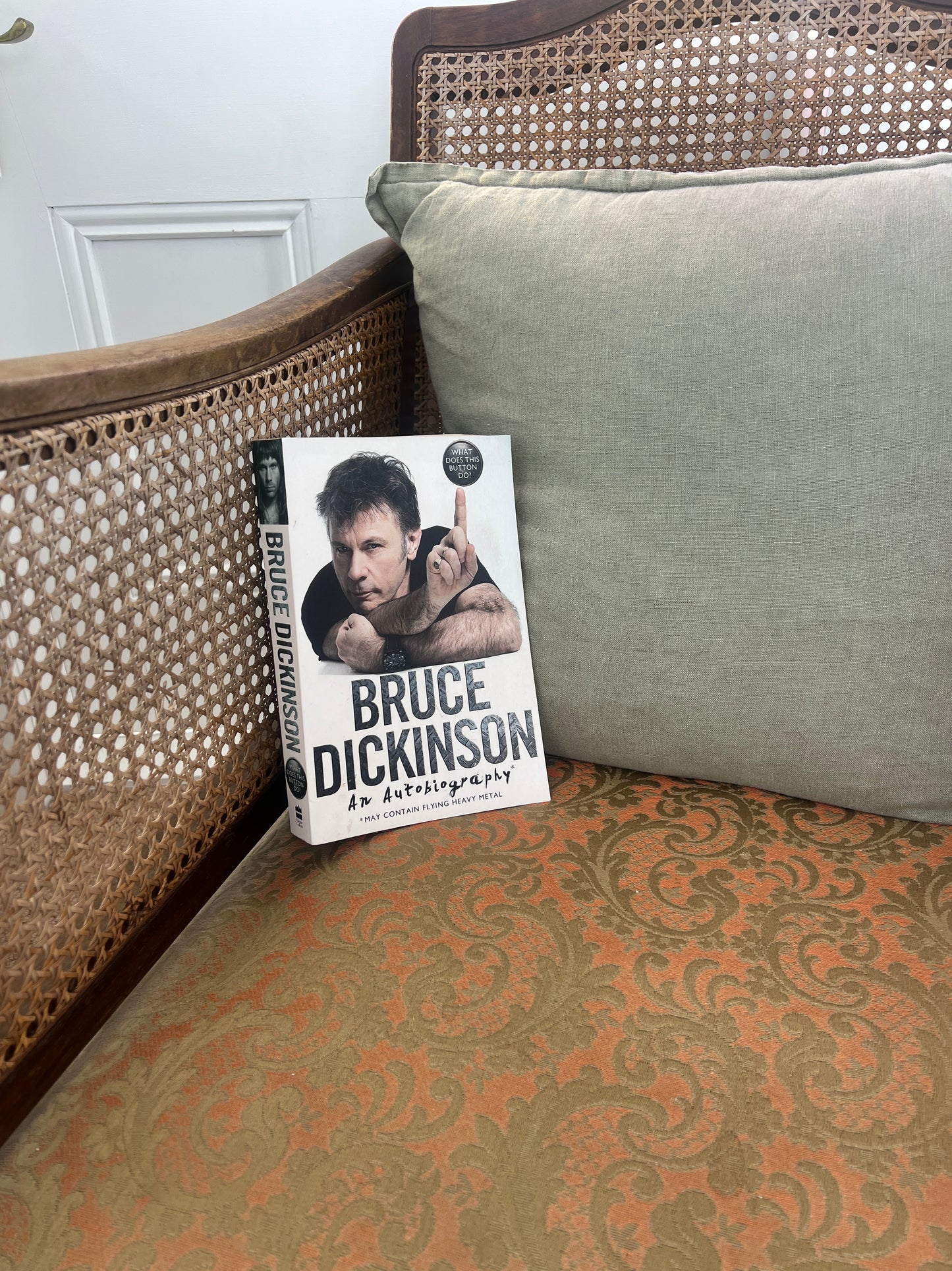 "WHAT DOES THIS BUTTON DO?" BRUCE DICKINSON - AN AUTOBIOGRAPHY