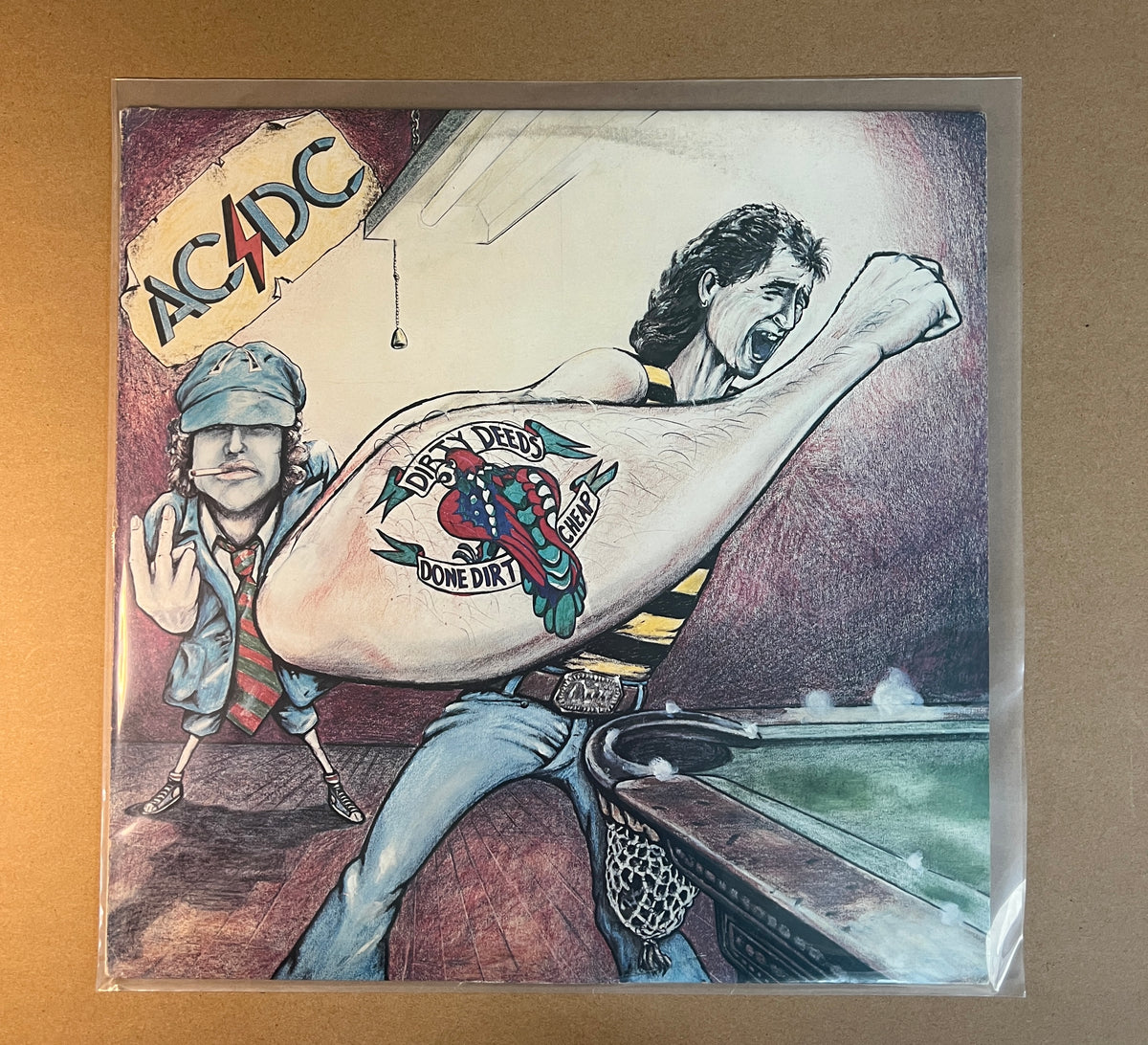 AC/DC - DIRTY DEEDS DONE CHEAP(FAMOUS “BLUE ROO” COPY) SLEEVE - VG+ / RECORD - M