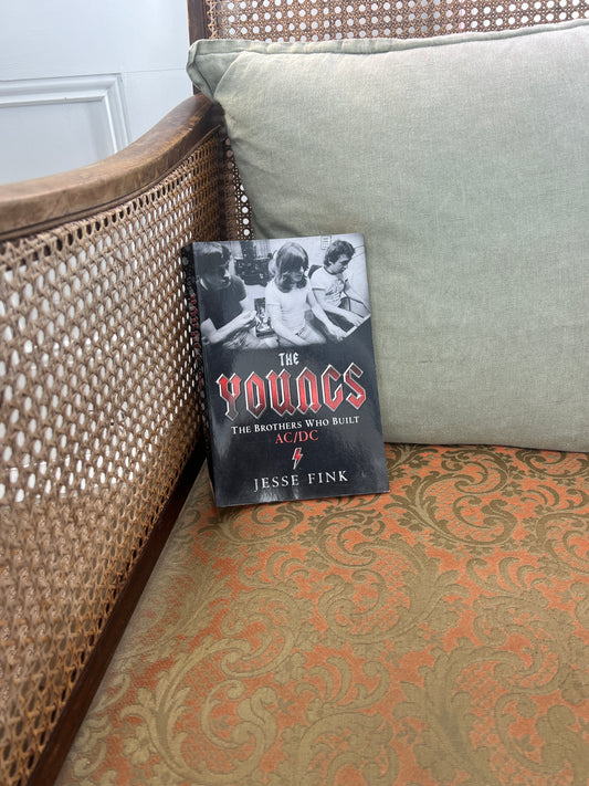 THE YOUNGS - THE BROTHERS WHO BUILT AC/DC BY JESSE FINK