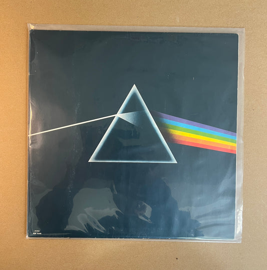 PINK FLOYD - DARK SIDE OF THE MOON( HARVEST PRESSING CAT.# SHVL.804) GATEFOLD SLEEVE - VG / RECORD - VG+